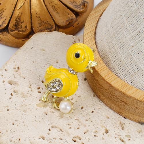 Freshwater Pearl Broche, Zinc Alloy, med Ferskvandsperle, And, guldfarve belagt, mode smykker & emalje & med rhinestone, flere farver til valg, 24.47x13.53x34.92mm, Solgt af PC