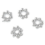 Grânulos  espaçador de liga de  zinco, liga de zinco, Flor, cromado de cor prateada, Chumbo e cádmio livre, 4x4x1.50mm, Buraco:Aprox 1mm, 16666PCs/kg, vendido por kg