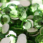 Kristall Cabochons, Dome, platt baksida & fasetterad, Ljus Emerald, Grade A, 2.4-2.5mm, 10Grosses/Bag, 144PC/brutto, Säljs av Bag