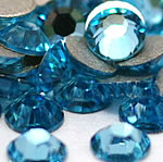 Cabochons en cristal, dôme, dos plat & facettes, aigue-marine, grade A, 1.5-1.6mm, 10Grossesdouze douzaines/sac, 144PC/brut, Vendu par sac