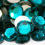 Cabochons en cristal, dôme, dos plat & facettes, indicolite, grade A, 1.5-1.6mm, 10Grossesdouze douzaines/sac, 144PC/brut, Vendu par sac