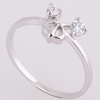 Gets® Ring Finger, Prás, Flower, platanam plátáilte, le zirconia ciúbach, nicil, luaidhe & caidmiam saor in aisce, 3mm, Méid:6.5, Díolta De réir PC