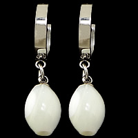 Huggie hoepel Drop Earrings, Sea Shell, roestvrij staal oorbel hendel weer clip, Ovaal, wit, 31mm, 8x14mm, Verkocht door pair