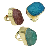 Druzy fingerring, Naturlig Quartz, med Messing, Nuggets, guldfarve belagt, justerbar, blandede farver, 19-27mm, Hole:Ca. 3mm, Størrelse:7.5, 20pc'er/Lot, Solgt af Lot