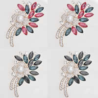 Broche cristal, alliage de zinc, avec cristal & perle de verre, fleur, Plaqué de couleur d'or rose, facettes & avec strass, couleurs mélangées, protéger l'environnement, sans nickel, plomb et cadmium, 80mm, 2PC/sac, Vendu par sac