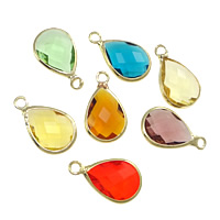 Bijoux pendentifs en laiton, avec verre, larme, Placage de couleur d'or, facettes, couleurs mélangées, protéger l'environnement, sans nickel, plomb et cadmium, 10x18x4mm, Trou:Environ 2mm, 20PC/lot, Vendu par lot