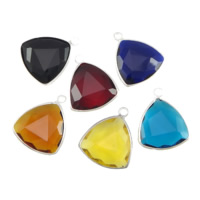 Bijoux pendentifs en laiton, avec verre, triangle, Placage de couleur argentée, facettes, couleurs mélangées, protéger l'environnement, sans nickel, plomb et cadmium, 18x18x6mm, Trou:Environ 2mm, 20PC/lot, Vendu par lot