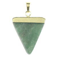 Pendentif aventurine, aventurine vert, avec laiton, triangle, Placage de couleur d'or, naturel, protéger l'environnement, sans nickel, plomb et cadmium, 25x35x4mm, Trou:Environ 5x7mm, 10PC/sac, Vendu par sac