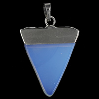 Sea Opal vedhæng, med Messing, Triangle, platin farve forgyldt, nikkel, bly & cadmium fri, 25x35x4mm, Hole:Ca. 5x7mm, 10pc'er/Bag, Solgt af Bag