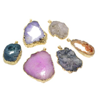 Prirodne Agate Druzy privjesak, Ice Quartz Agate, s brass jamčevinu, zlatna boja pozlaćen, prirodni & druzy stil & mješovit, 24-48mm, 38-55mm, 8-15mm, Rupa:Približno 5mm, 20računala/Torba, Prodano By Torba