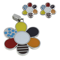 Sraith Jewelry Cruach Dhosmálta Enamel, pendant & earring, Flower, cruan, il-daite, 31.5x38.5x2mm, 13.5x14x12.5mm, Poll:Thart 4x6mm, 10seiteanna/Lot, Díolta De réir Lot