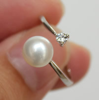 Pearl Fionnuisce Chufa Ring Finger, le Prás, Button, dath airgid plated, nádúrtha & le zirconia ciúbach, bán, 7-8mm, Méid:8, Díolta De réir PC