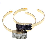 Druzy armbånd, Messing, med Ice Quartz Agate, guldfarve belagt, naturlige & Druzy stil, flere farver til valg, nikkel, bly & cadmium fri, 27-30x14.5x11-13mm, Indvendig diameter:Ca. 64x53mm, Længde Ca. 7.5 inch, 5pc'er/Lot, Solgt af Lot