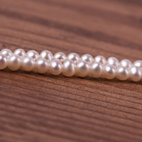 Prátaí Saothraithe coirníní Péarla Fionnuisce, Pearl Fionnuisce, nádúrtha, bán, 3-4mm, Poll:Thart 0.8mm, Díolta Per Thart 15.5 Inse Snáithe