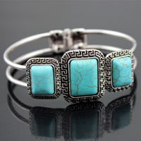 Bijoux de bracelet en alliage de zinc, avec turquoise synthétique, rectangle, Plaqué de couleur d'argent, sans plomb et cadmium, 45mm, Diamètre intérieur:Environ 45mm, Longueur Environ 7.5 pouce, 3PC/sac, Vendu par sac