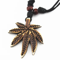 Collier résine, avec Ciré de coton & bois, Feuille de marijuana, ox imitation OS, 44x40mm, Longueur Environ 17.5 pouce, 3Strandstoron/sac, Vendu par sac