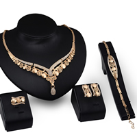 Zinklegering Sieraden Sets, vinger ring & armband & oorbel & halsketting, Zinc Alloy, roestvrij staal oorbel post en Omega clip, met 5cm extender keten, Bloem, gold plated, met strass, lood en cadmium vrij, 30x24mm, 136x95mm, Maat:5.5-8, Lengte Ca 7 inch, Ca 19 inch, Verkocht door Stel