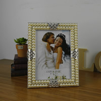 Sinc Alloy Picture Frame, le ABS Pearl plaisteach, Dronuilleog, dath airgid plated, le rhinestone, luaidhe & caidmiam saor in aisce, 165x220mm, Trastomhas Istigh:Thart 130x180mm, 2ríomhairí pearsanta/Mála, Díolta De réir Mála