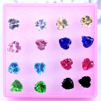 strass boucle d oreille dormeuse, fer puce boucle d'oreille, coeur, Placage de couleur argentée, couleurs mélangées, 8x8mm, 20boîteszone/lot, 8pairescouple/boîte, Vendu par lot