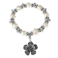 Fionnuisce saothraithe Pearl Bracelet, Pearl Fionnuisce, le Prás, Flower, dath airgid antique plátáilte, nádúrtha & bracelet charm, bán, 8-9mm, 22x24x3mm, Díolta Per Thart 6 Inse Snáithe