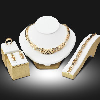 Zinklegering Sieraden Sets, vinger ring & armband & oorbel & halsketting, Zinc Alloy, gold plated, met strass, nikkel, lood en cadmium vrij, 5x30mm, 8mm, Maat:8, Lengte Ca 18.5 inch, Ca 7.8 inch, Verkocht door Stel