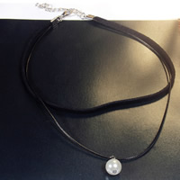 Lagdelt choker, Velveteen, med PU ledning & Glass Pearl & Zinc Alloy, med 2lnch extender kæde, platin farve forgyldt, 2-streng, Solgt Per Ca. 14.5 inch Strand