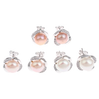 Kubik Zirkonium mikro bana Mässing Örhänge, Freshwater Pearl, mässing örhänge inlägg, Blomma, platina pläterad, naturliga & micro bana cubic zirconia, fler färger för val, 8-9mm, 13x13x8mm, Säljs av Par