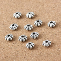 Lo zinco in lega tallone Cap, lega in zinco, Fiore, placcato argento antico, assenza di nichel,piombo&cadmio, 7x7x3mm, Foro:Appross. 1.5mm, 200PC/lotto, Venduto da lotto