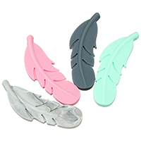 silicone pingente, Forma de pena, Mais cores pare escolha, 18x57x6mm, Buraco:Aprox 4mm, 40PCs/Bag, vendido por Bag