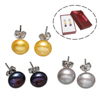 Brincos de pérolas de água doce, cobre, with caixa de papel & Pérolas de água doce, cromado de cor platina, cores misturadas, níquel, chumbo e cádmio livre, 8-9mm, 3Pairs/box, vendido por box