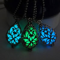 Collier Luminated, alliage de zinc, avec chaîne de fer, avec 5cm chaînes de rallonge, Placage de couleur platine, chaîne à billes & styles différents pour le choix & pour femme & lumineux & creux, plus de couleurs à choisir, sans plomb et cadmium, 29x29mm, Vendu par Environ 23.5 pouce brin