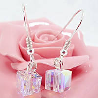 Boucles d'oreilles cristal, laiton, avec cristal, cube, Placage de couleur argentée, normes différentes pour le choix & styles différents pour le choix, protéger l'environnement, sans nickel, plomb et cadmium, Vendu par paire