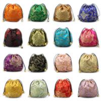 Sac à bijoux, satin, avec corde en nylon & plastique, brodé, Couleur aléatoire, 110x110mm, 10PC/lot, Vendu par lot