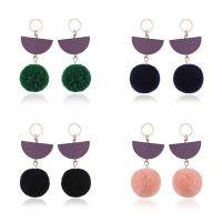 aleación de zinc Pendientes con Colgantes, con felpa & madera, acero inoxidable aguja de pendiente, chapado en color dorado, para mujer, más colores para la opción, libre de plomo & cadmio, 65mm, Vendido por Par