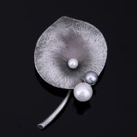 Kunststof Pearl Brooch, Zinc Alloy, met ABS kunststof parel, Blad, antiek zilver plated, voor vrouw, lood en cadmium vrij, 50x75mm, Verkocht door PC