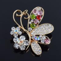 Broche de strass, alliage de zinc, papillon, Placage de couleur d'or, avec strass, sans plomb et cadmium, 44x38mm, 10PC/sac, Vendu par sac