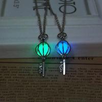 Collier Luminated, alliage de zinc, avec Poudre fluorescente Pierre, avec 5cm chaînes de rallonge, clé, Placage de couleur platine, chaîne ovale & pour femme & lumineux & creux, plus de couleurs à choisir, sans plomb et cadmium, 31x11x10mm, Vendu par Environ 17.5 pouce brin