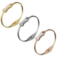 Bracelet en acier inoxydable, avec coquille blanche & cristal, Noeud papillon, Placage, pour femme, plus de couleurs à choisir, 10mm, Diamètre intérieur:Environ 58x46mm, Vendu par PC