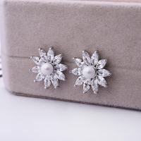 Messing Stud Earring, med South Sea Shell, Flower, platineret, for kvinde & med cubic zirconia, nikkel, bly & cadmium fri, 5-10mm, Solgt af par