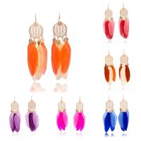 Zinc Alloy Drop Earring, med Feather, jern ørering krog, Feather, guldfarve belagt, for kvinde, flere farver til valg, bly & cadmium fri, 35x115mm, Solgt af par