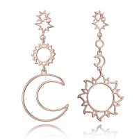 alliage de zinc Boucles d'oreilles asymétriques, acier inoxydable puce boucle d'oreille, Placage de couleur d'or, pour femme, sans plomb et cadmium, 34x84mm, Vendu par paire