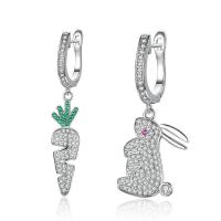 laiton Boucles d'oreilles asymétriques, lapin, Plaqué de platine, pavé de micro zircon & pour femme, protéger l'environnement, sans nickel, plomb et cadmium, 16x35mm, 8x42mm, Vendu par paire