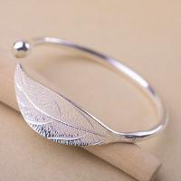 Messing Armbanden, Blad, silver plated, voor vrouw, Binnendiameter:Ca 58mm, Verkocht door PC