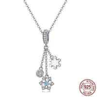 Cubic Zirconia Micro Pave Sterling Silver Pendant, 925 sterling silver, Snowflake, platinerade, micro bana cubic zirconia & utan troll, purpur, 8x35mm, Hål:Ca 4.5-5mm, Säljs av PC