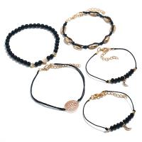 aleación de zinc Pulsera, con Nácar & Cristal & Acrílico, con 5cm extender cadena, chapado en color dorado, 5 piezas & para mujer & con diamantes de imitación, Negro, libre de níquel, plomo & cadmio, longitud aproximado 7.6 Inch, aproximado 8 Inch, aproximado 9 Inch, Vendido por Set