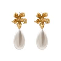 Zinc Alloy Oorbellen, met Plastic Pearl, Bloem, plated, voor vrouw, gouden, 42x16mm, Verkocht door pair