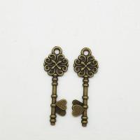 Colgantes de Aleación de Zinc en Forma Llave, chapado en color bronce antiguo, libre de níquel, plomo & cadmio, 33x11x1.60mm, agujero:aproximado 2mm, 100PCs/Bolsa, Vendido por Bolsa