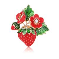 Broches en alliage de zinc, fraise, Placage de couleur d'or, pour femme & émail & avec strass, protéger l'environnement, sans nickel, plomb et cadmium, 31*33mm, Vendu par PC