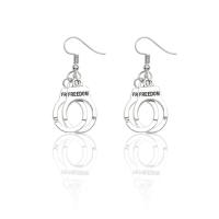 Boucles d'oreilles en alliage de zinc, laiton boucle d'oreille crochet, menottes, Placage de couleur argentée, styles différents pour le choix & pour femme, protéger l'environnement, sans nickel, plomb et cadmium, 15x52mm, Vendu par PC