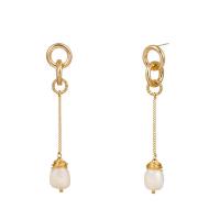 Pendientes de Aleación de Zinc, con Perlas de plástico ABS, chapado en color dorado, para mujer, libre de níquel, plomo & cadmio, 13x74mm, Vendido por Par